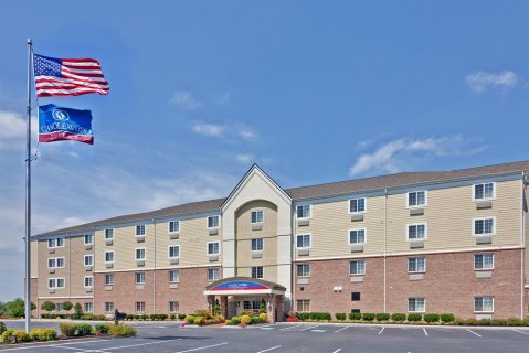 Book Candlewood Suites Bowling