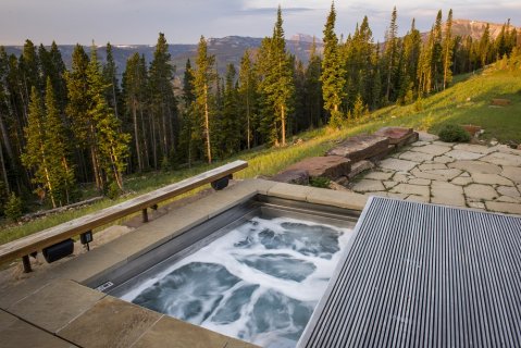 Stainless Steel Spa with Bench