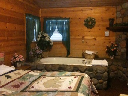 Big Bear Manor Spa Cabins