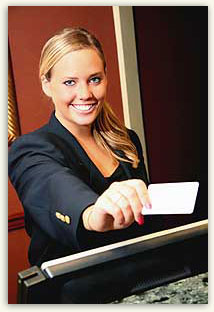 Hotels in Niagra, Lady at front desk