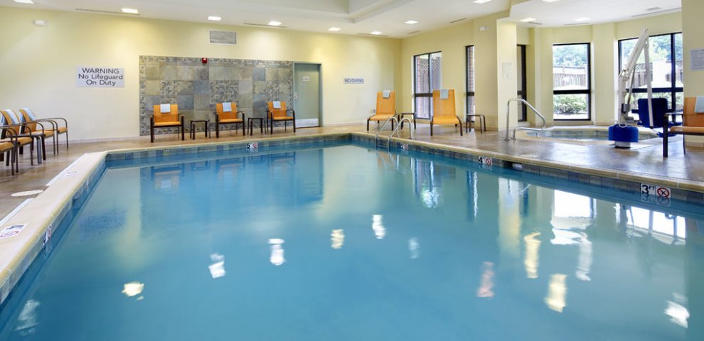Hotel Jacuzzi Akron Ohio