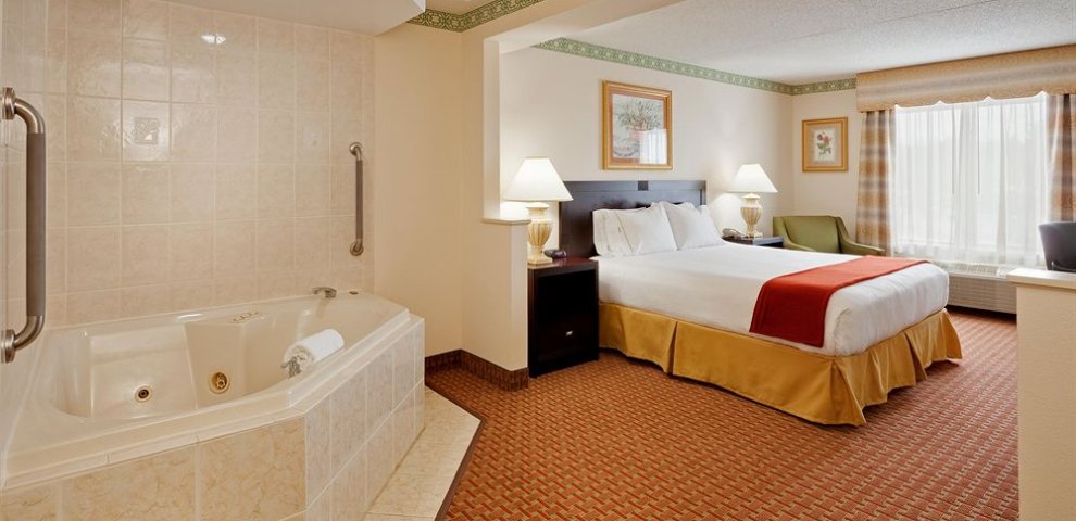 Jacuzzi Hotels in Allentown PA