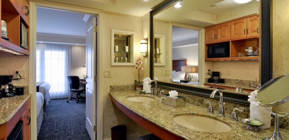 Jacuzzi Hotels Lancaster PA