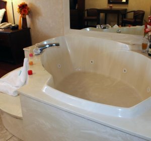 Cheap Jacuzzi rooms in Michigan