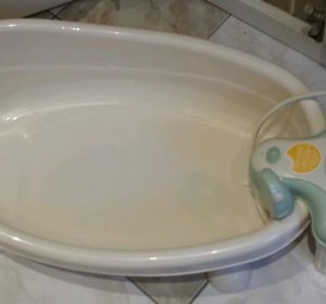 Jacuzzi bath for baby
