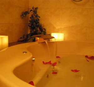 Jacuzzi in room Austin, TX