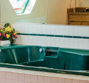 Jacuzzi Suite Seattle