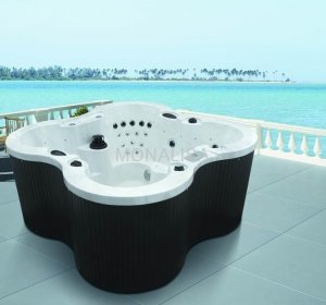 Outdoor Jacuzzi Tubs for Sale