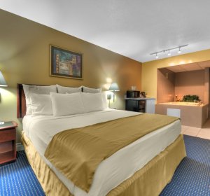 St. Louis Hotel Jacuzzi tub